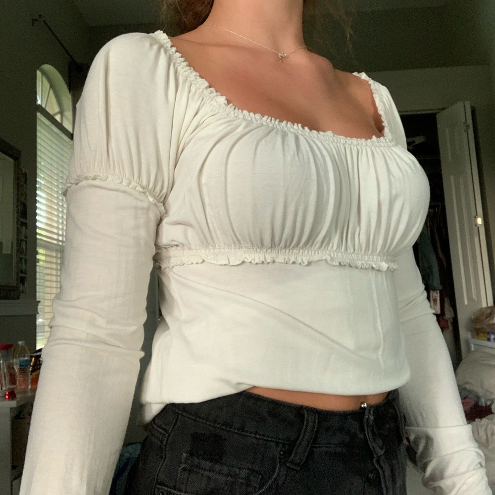 WHITE LONG SLEEVE SHIRT!